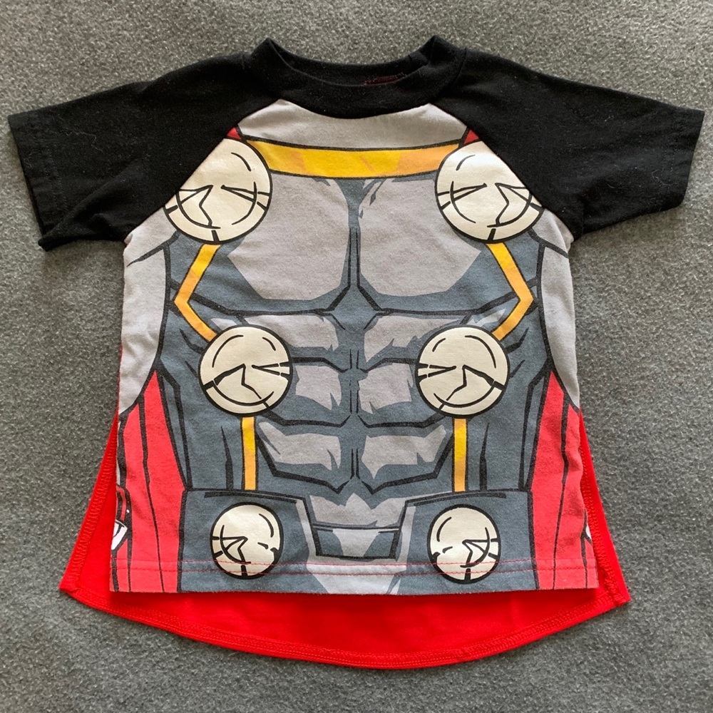 Thor T-shirt with detachable cape